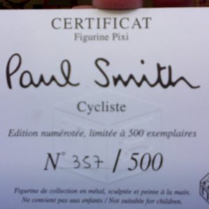 Cycliste – Paul Smith – Figurine de collection en métal sculptée et peinte à la main – Édition numérotée, limitée à 500 exemplaires – Porte le N° 357/500 – Pixi Paris 2007 –