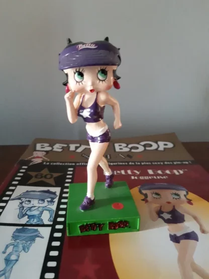 Figurine Betty Boop "Joggeuse" en résine sur socle avec fascicule éditée par M6