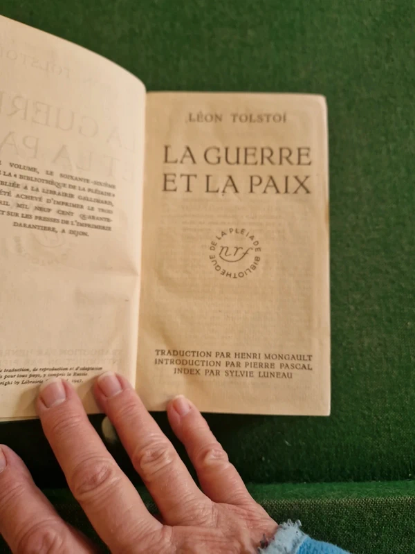La Guerre et la Paix Livres 1,2,3,4 dans un seul volume - Tolstoï - Bibliothèque de la Pléiade - 1947 - – Image 2